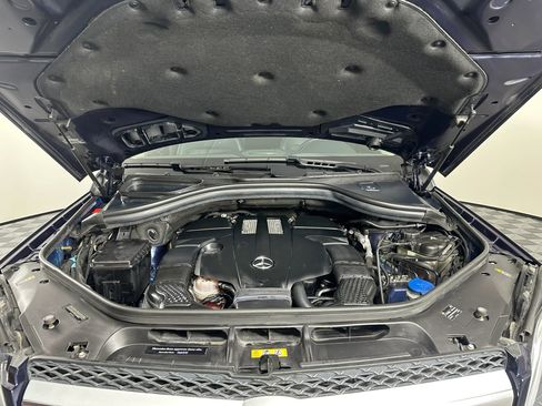 Used 2015 Mercedes-Benz GL 450 4MATIC image 19