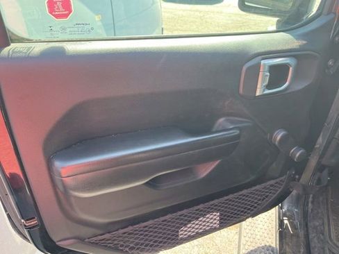 Used 2020 Jeep Wrangler Sport AWD/4WD image 6