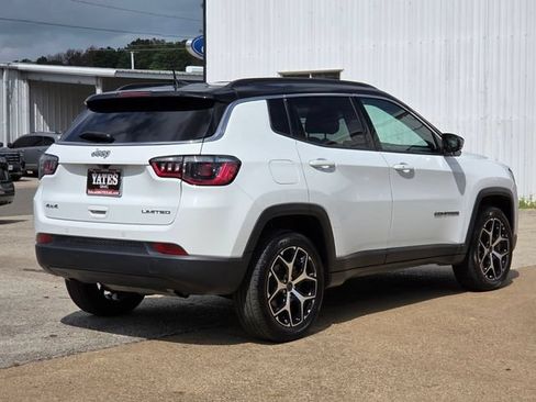 Used 2025 Jeep Compass Limited AWD/4WD image 5