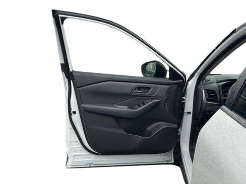 Certified 2025 Nissan Rogue S FWD image 26