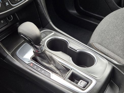 Used 2023 Chevrolet Equinox LT image 9