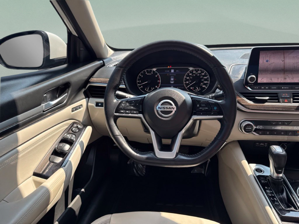 Used 2020 Nissan Altima 2.0 Platinum FWD image 35