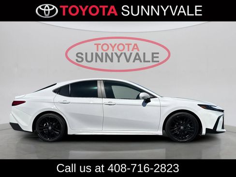 Used 2026 Toyota Camry SE w/ Convenience Package FWD image 9