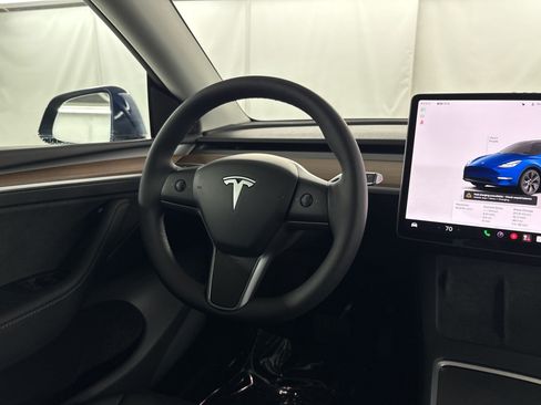 Used 2024 Tesla Model Y Long Range AWD/4WD image 30