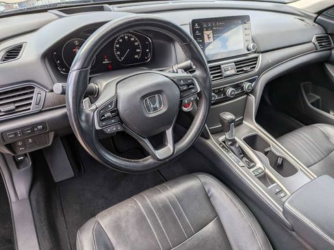 Used 2018 Honda Accord Touring image 11