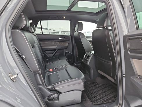 Used 2021 Volkswagen Atlas Cross Sport SE w/ Panoramic Sunroof Package image 21