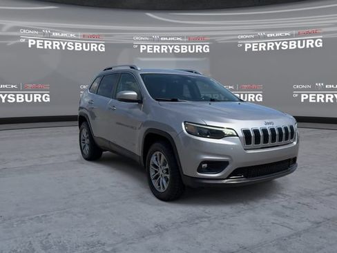 Used 2020 Jeep Cherokee Latitude Plus w/ Cold Weather Group AWD/4WD image 2