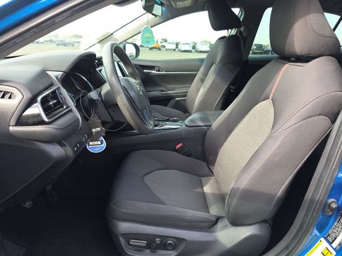 Used 2020 Toyota Camry LE w/ Carpet Mat Package image 14