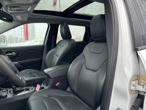 Used 2022 Jeep Cherokee Limited image 21