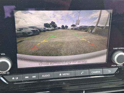 Used 2024 Nissan Pathfinder SV FWD image 16