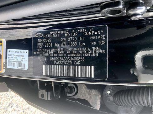 Used 2025 Hyundai Venue SEL FWD image 33