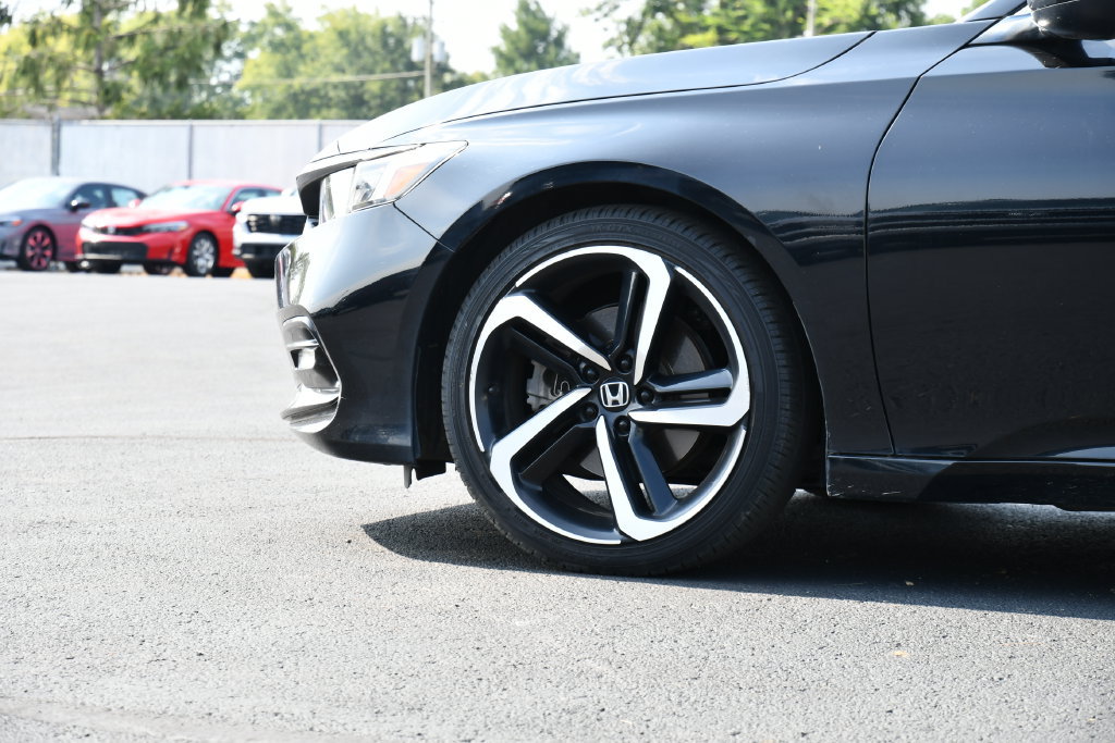 Used 2018 Honda Accord Sport image 12