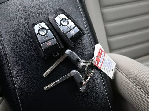 Used 2018 Ford Fusion S FWD image 19