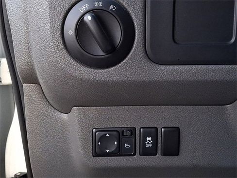 Used 2015 Nissan NV 3500 SV w/ Technology Package image 27