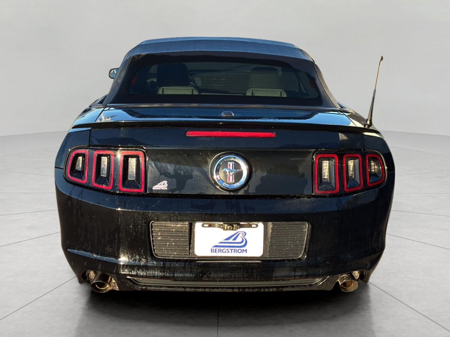 Used 2013 Ford Mustang Premium RWD image 6