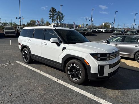 Used 2025 Hyundai Santa Fe SE w/ Tow & Go Package image 6