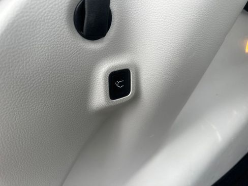 Used 2022 Jeep Compass Latitude w/ Convenience Group FWD image 18