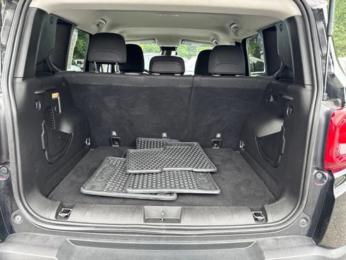 Used 2020 Jeep Renegade Latitude AWD/4WD image 11