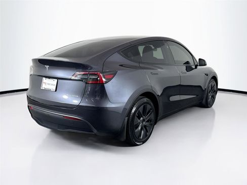 Used 2025 Tesla Model Y Long Range AWD/4WD image 2
