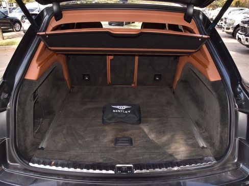 Used 2020 Bentley Bentayga image 41
