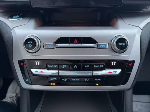 Certified 2021 Ford Explorer XLT w/ Equipment Group 202A image 33