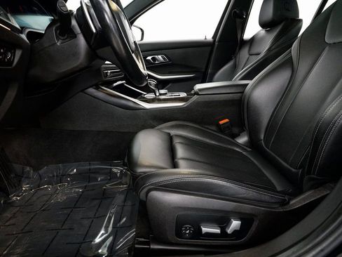 Used 2022 BMW 330i xDrive Sedan w/ Driving Assistance Package image 11