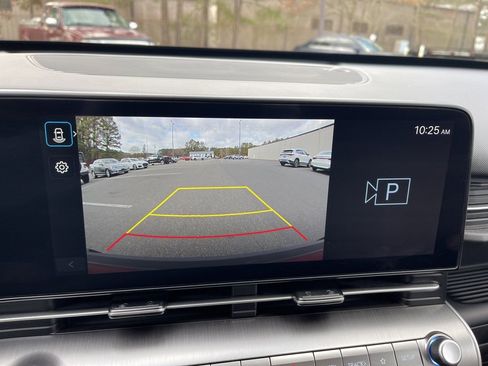 Certified 2025 Hyundai Kona SEL image 11