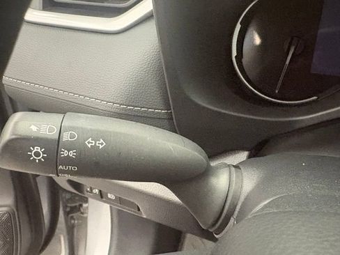 Used 2025 Toyota RAV4 XLE FWD image 18