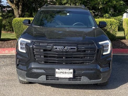 Used 2026 GMC Terrain Elevation w/ Elevation Premium Package FWD image 11