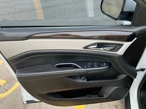 Used 2013 Cadillac SRX Premium image 17