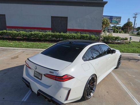 Used 2026 BMW M5 w/ Executive Package AWD/4WD image 40