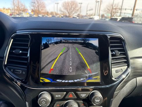 Used 2020 Jeep Grand Cherokee Altitude image 20