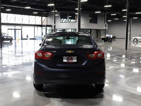 Used 2016 Chevrolet Cruze LT FWD image 6