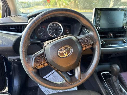 Used 2021 Toyota Corolla LE FWD image 17
