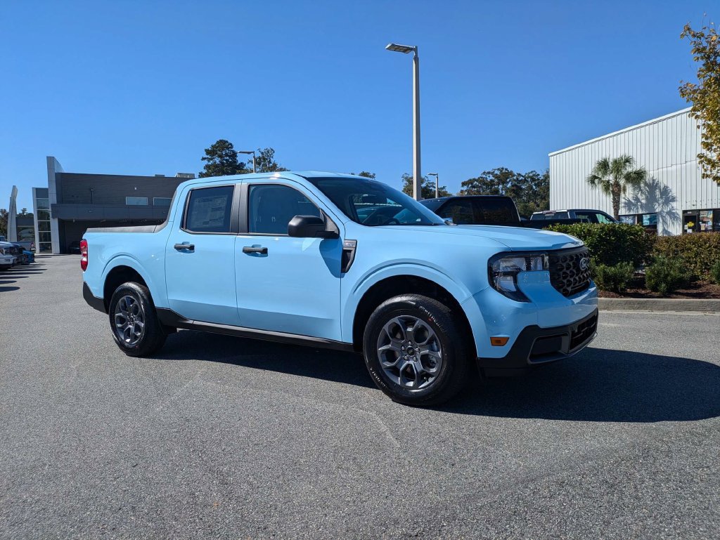New 2026 Ford Maverick XLT w/ Equipment Group 301A AWD/4WD image 2