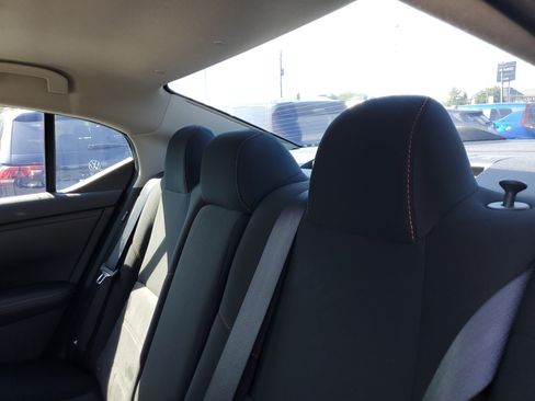 Used 2025 Nissan Sentra SR FWD image 9