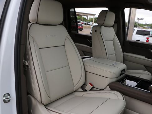 New 2026 GMC Yukon XL Denali AWD/4WD image 35