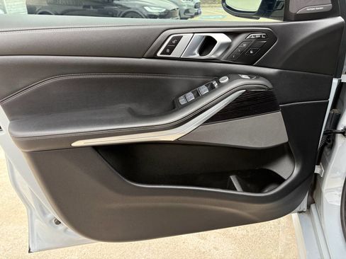 Used 2024 BMW X7 xDrive40i w/ M Sport Package image 15