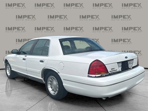 Used 1998 Ford Crown Victoria LX image 3