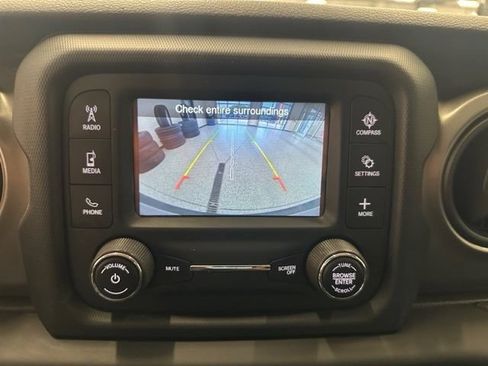 Used 2018 Jeep Wrangler Unlimited Sport S AWD/4WD image 28