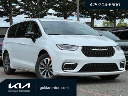 Used 2024 Chrysler Pacifica Limited