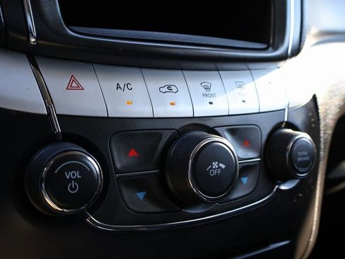 Used 2018 Dodge Journey SXT w/ Connectivity Group image 38