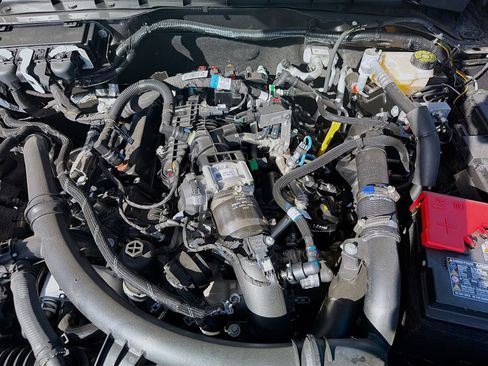 New 2025 Ford Bronco Badlands image 40