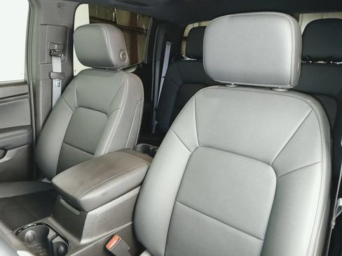 Used 2024 Chevrolet Colorado LT w/ LT Convenience Package III AWD/4WD image 10