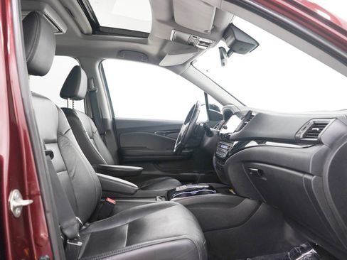 Used 2020 Honda Pilot Touring image 13