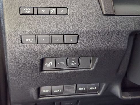 Used 2025 Lexus GX 550 AWD/4WD image 20