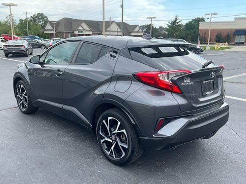 Used 2018 Toyota C-HR XLE FWD image 4