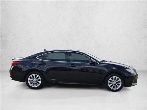 Used 2015 Lexus ES 300h image 4