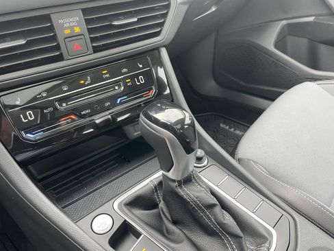 New 2026 Volkswagen Jetta SE FWD image 30