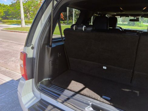 Used 2017 Ford Expedition Platinum RWD image 53